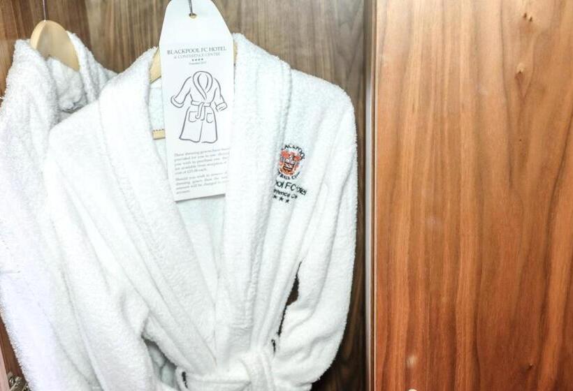 اتاق سوپریور با چشم‌انداز, Blackpool Football Club Stadium Hotel, A Member Of Radisson Individuals