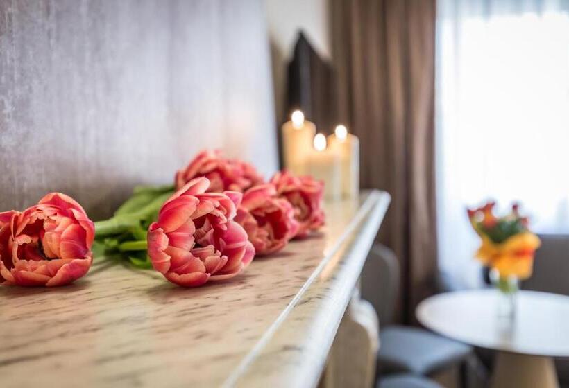 اتاق لوکس با وان آب گرم, Florence Old Bridge B&b