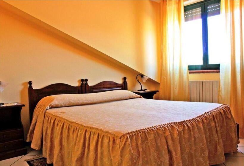 带露台两卧公寓, Ai Tre Parchi Bed And Bike