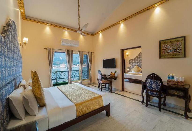 جناح عائلي, The Neeraj Ganga Heritage Palace