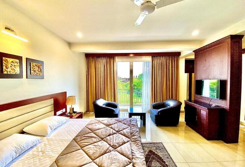 带大床的豪华间, Kamats Hilltop Leisure