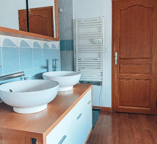 اتاق استاندارد با وان آب گرم, La Villa Saint Val