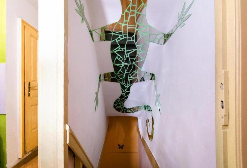 اتاق استاندارد, Hostel Martin