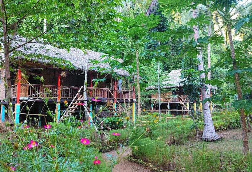 اتاق لوکس, Nuts Huts