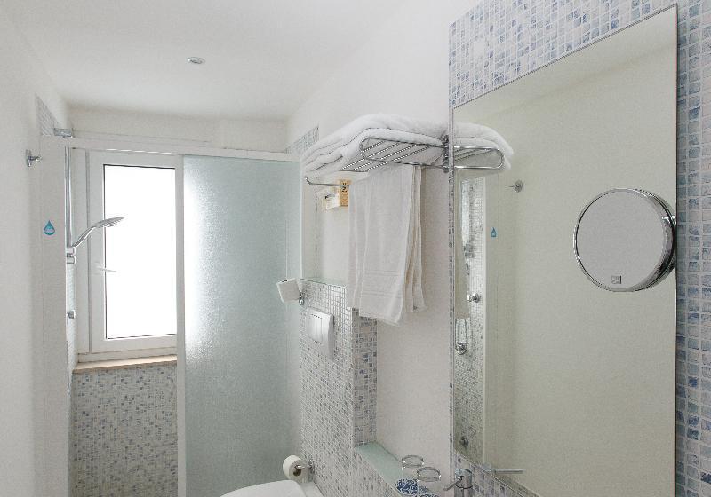 اتاق استاندارد, Luxor Cattolica Beach