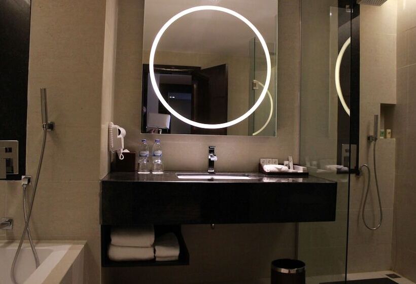 Номер Deluxe, Swiss Belhotel Harbour Bay