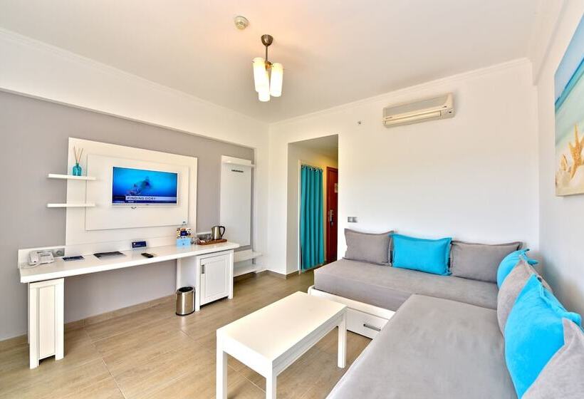 جناح جونيور, Tui Blue Tropical