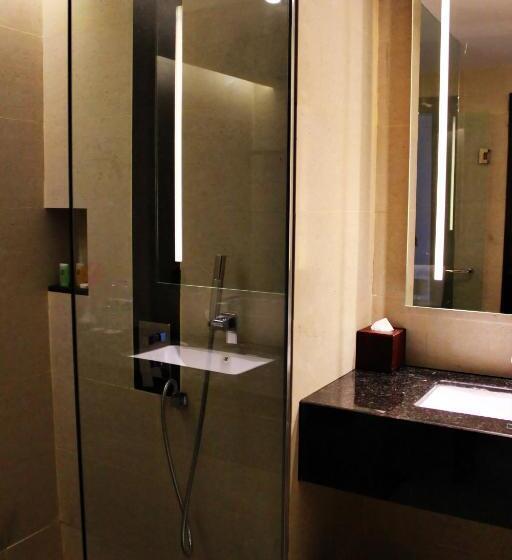 Номер Superior Кровать Кинг, Swiss Belhotel Harbour Bay