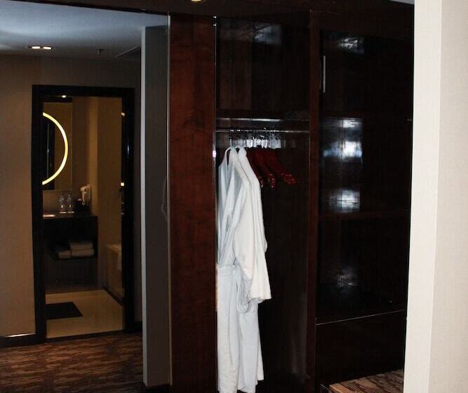 Номер Deluxe, Swiss Belhotel Harbour Bay