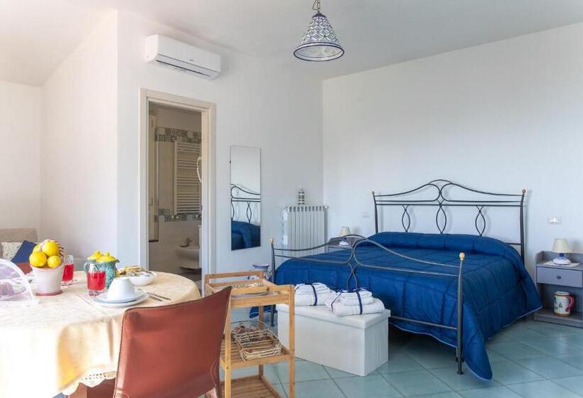 اتاق لوکس با چشم‌انداز دریا, Villa Fontana Limite