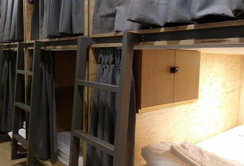 ルームシェアのワンベッド, Seoulite Inn Myeongdong Formerly   Step Inn Myeongdong 2