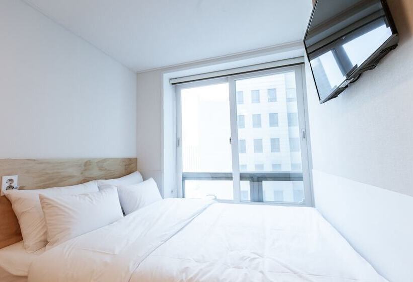 スタンダードシティビュールーム, Seoulite Inn Myeongdong Formerly   Step Inn Myeongdong 2