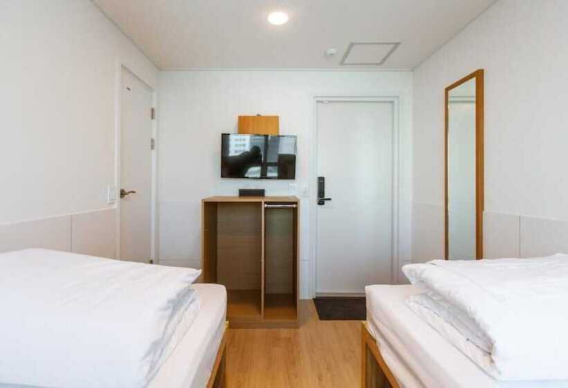 スタンダードシティビュールーム, Seoulite Inn Myeongdong Formerly   Step Inn Myeongdong 2