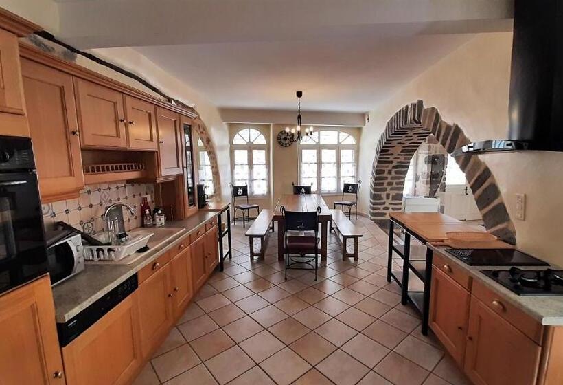 Дом 4 Спальни, Relais Du Noble Voyageur