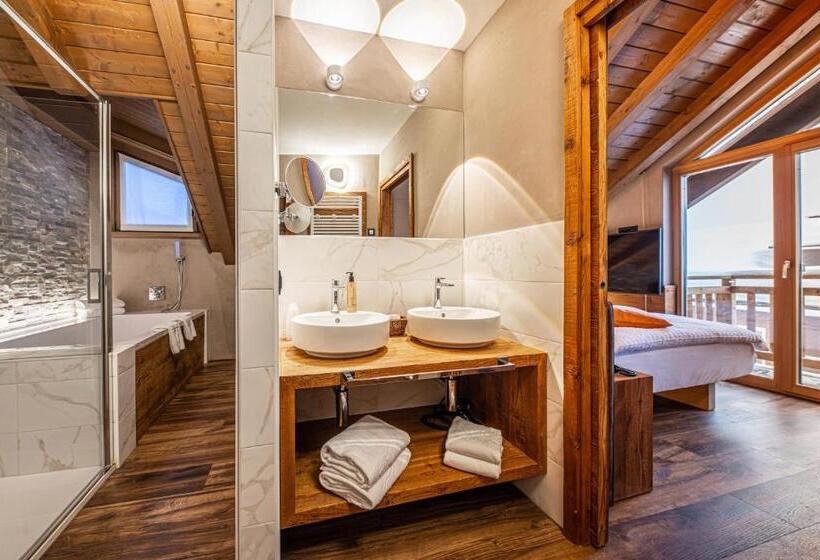 سوییت لوکس, Bivio Hotel Plaza
