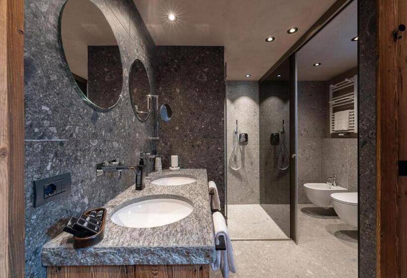 سوئیت جونیور خانوادگی, Bivio Hotel Plaza