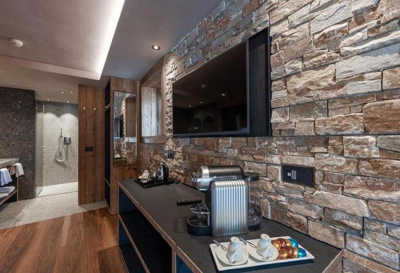 سوئیت جونیور خانوادگی, Bivio Hotel Plaza