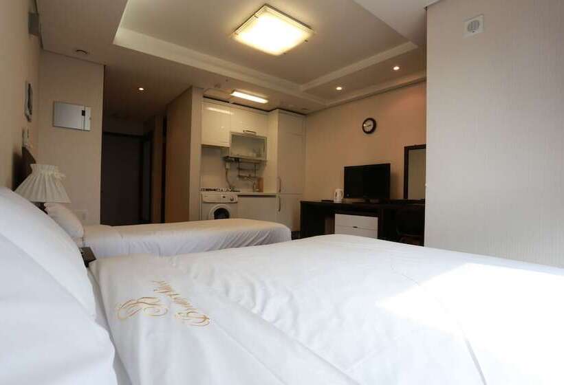 デラックスルーム, Brown Suites Residence