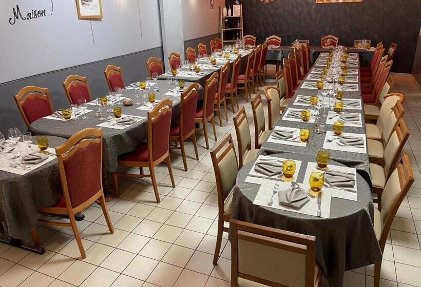Трехместный Номер Superior, Auberge Du Cheval Blanc