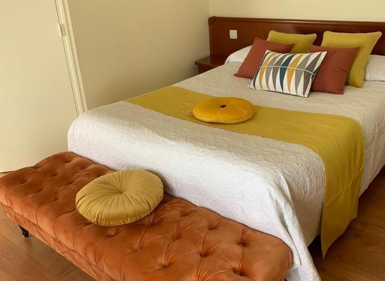 Трехместный Номер Superior, Auberge Du Cheval Blanc