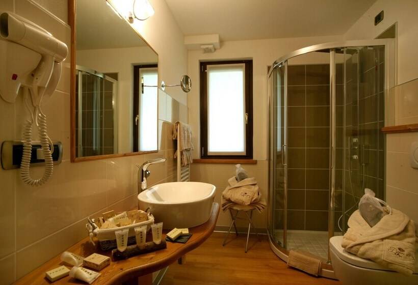 山の見えるスーペリアルーム, Boton D Or & Wellness A La Thuile