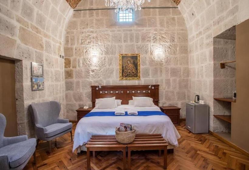 סוויטה, Casona Solar