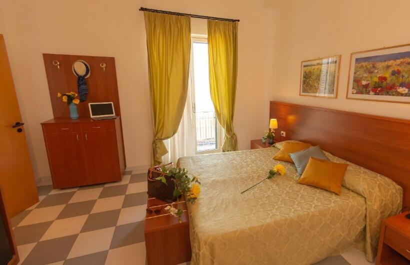 Номер Стандарт Трехместный, Solaria