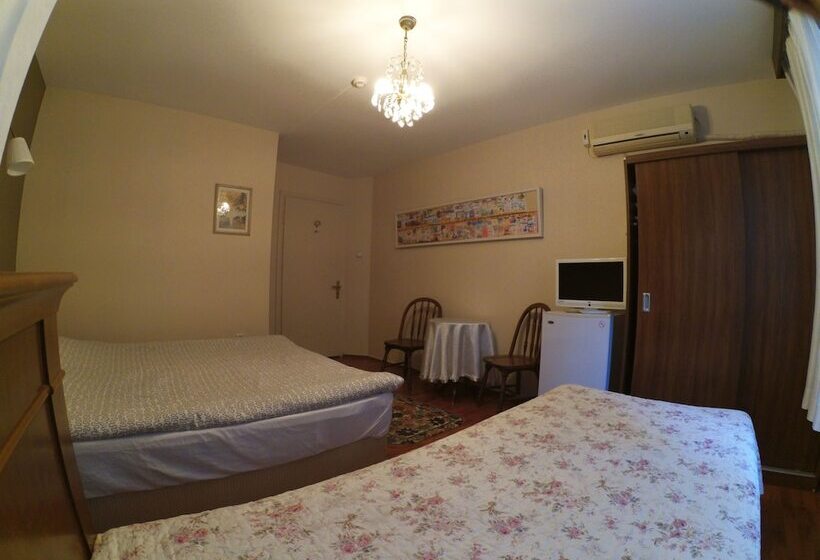 ファミリールーム, Guest House   Grandma S House