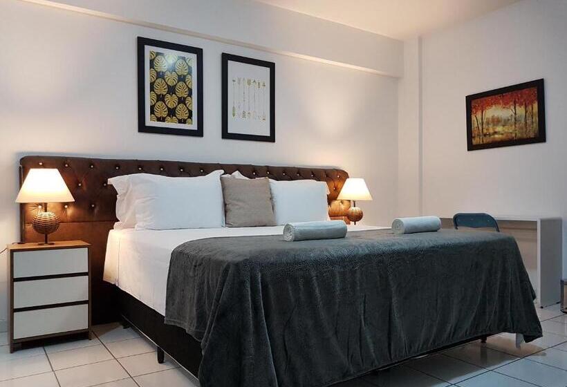 Люкс Deluxe Кровать Кинг, B & A Suites Inn Hotel   Quarto Luxo âmbar