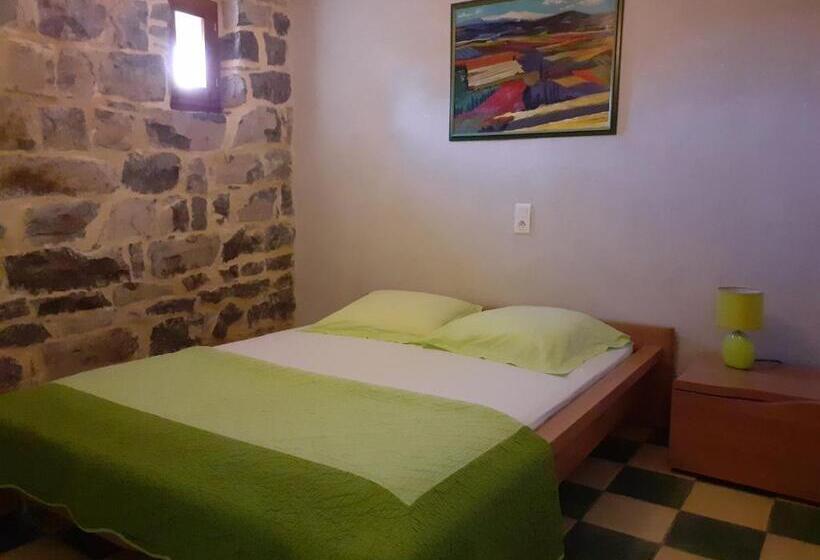 خانه 4 خوابه, Gîte L Escoussou Au Calme, 6p, 4ch, 130m2, Charme Et Nature, Piscine Chauffée, Sud Ardèche