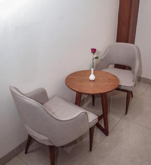 اتاق لوکس با تخت بزرگ, Superia Grand