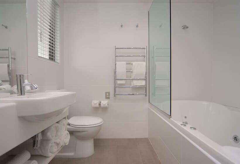 استودیوی پریمیوم, Bluestone On George