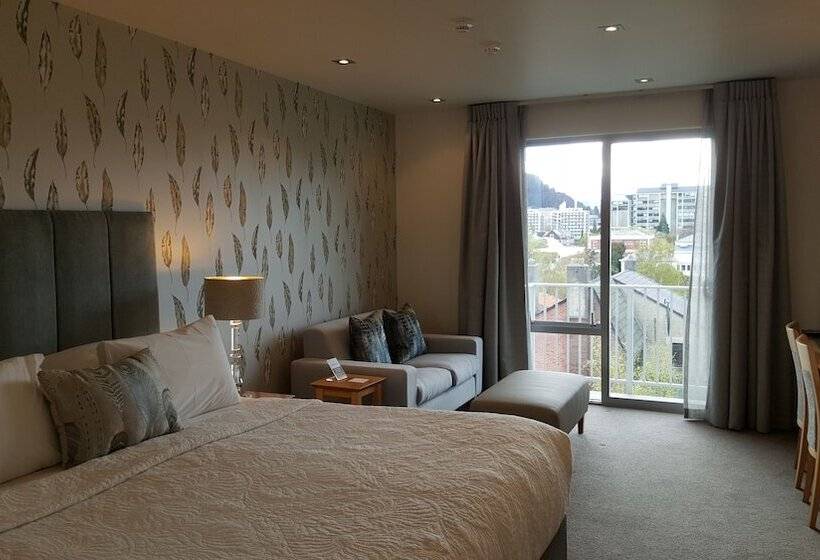 استودیوی پریمیوم, Bluestone On George