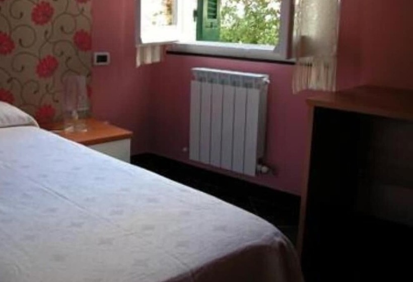 Номер Стандарт Трехместный, Lavagnese