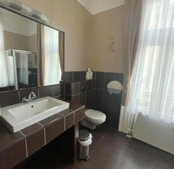 Семейный Номер, Jókai Villa