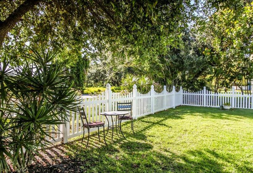Семейный Номер, Island View Cottages Sebastian