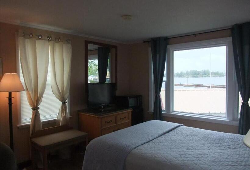 Номер Стандарт с Террасой, Hills Motel & Marina