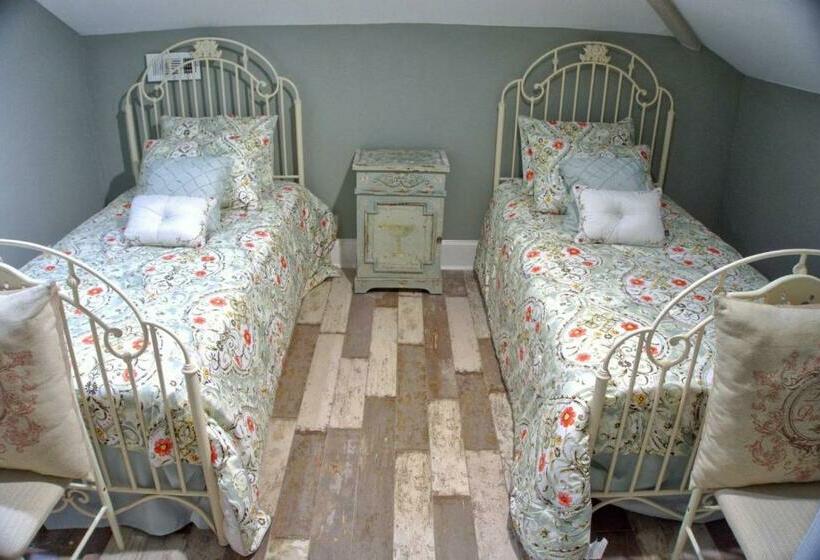 خانه 1 خوابه, Beautiful 6 Bed, 5 Bath Historic Savannah Home