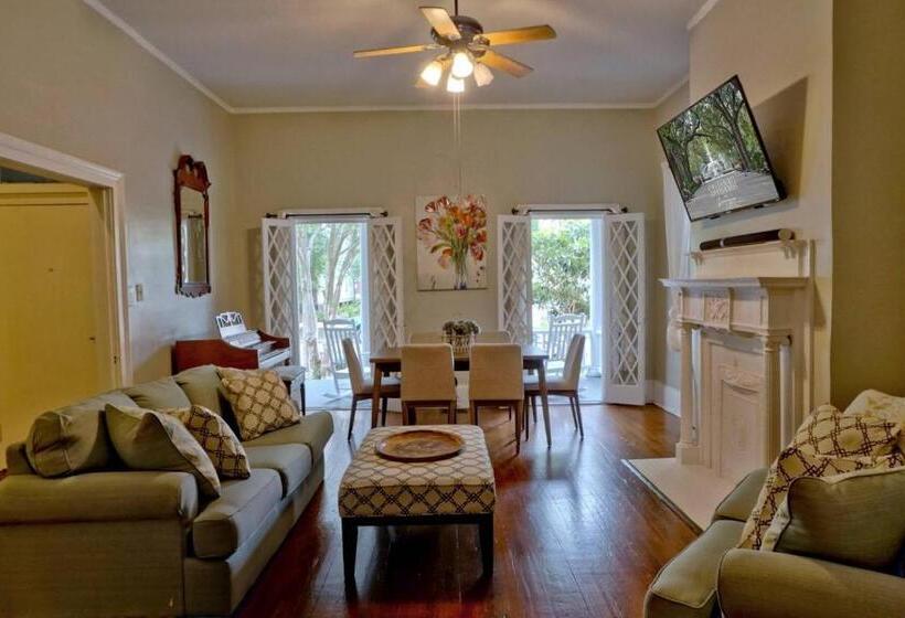 خانه 1 خوابه, Beautiful 6 Bed, 5 Bath Historic Savannah Home