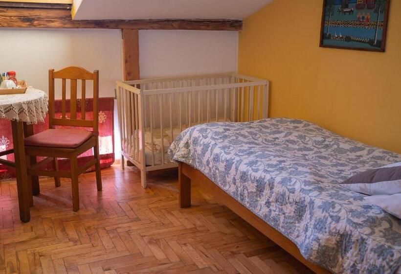 Номер Стандарт Трехместный, Kolory Guest House