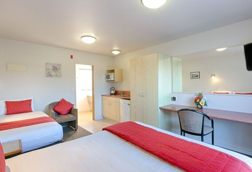 스탠다드 스튜디오, Bella Vista Motel Westport