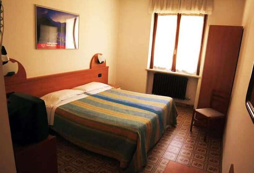 اتاق استاندارد یک نفره, Dujany