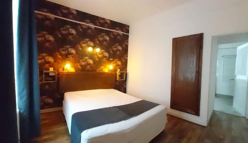 Номер Стандарт, Logis  Hôtel & Restaurant Le Montligeon
