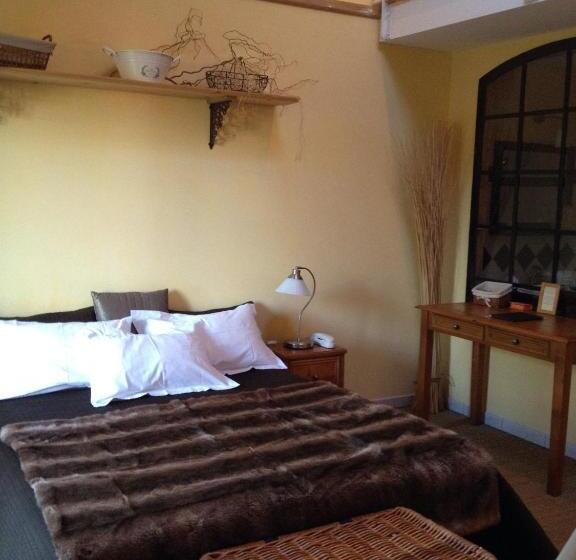 اتاق استاندارد, Logis Hotel La Grange Du Relais