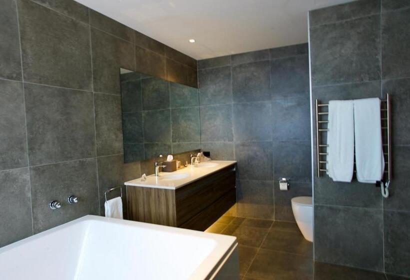 استودیوی لوکس, Regal Palms Resort