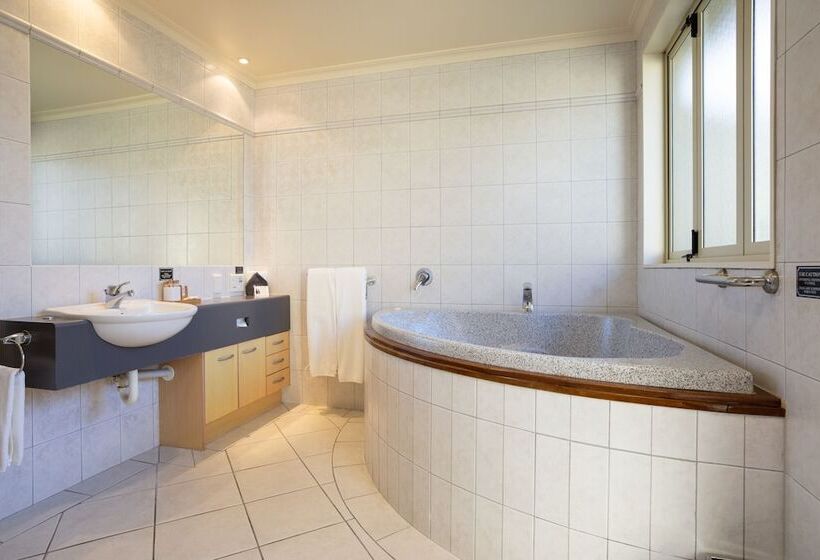 استودیوی سوپریور, Regal Palms Resort