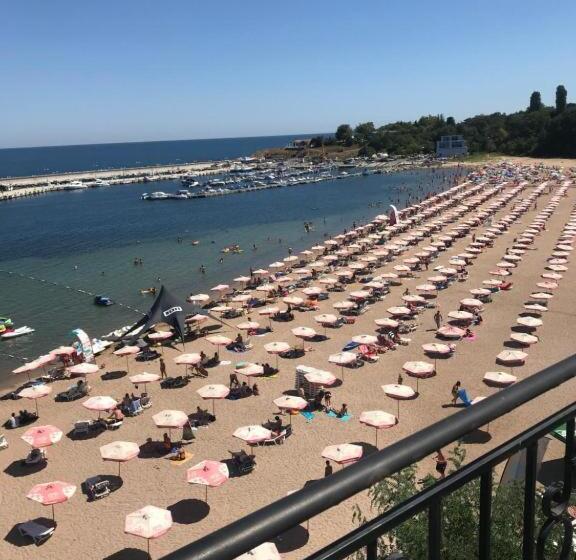 آپارتمان 1 خوابه با چشم‌انداز دریا, Villa Maria 2