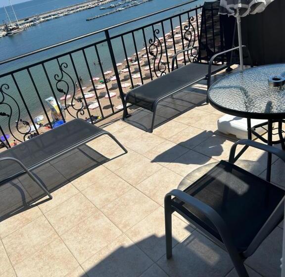 اتاق پنت هاوس, Villa Maria 2