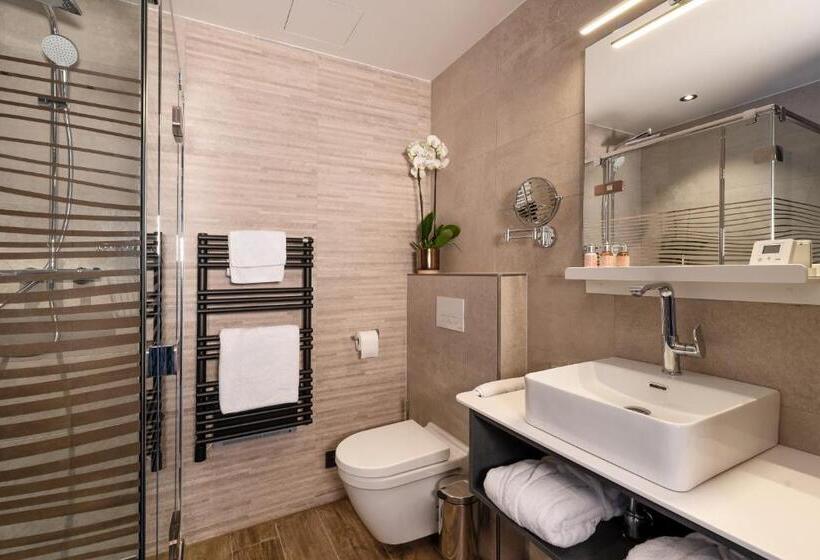 Стандартный Номер Кровать Кинг, Golden Lakes
