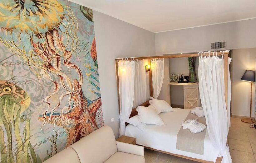 可观景的小型套房, Le Suffren Hôtel